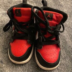 Jordan 1 Mid